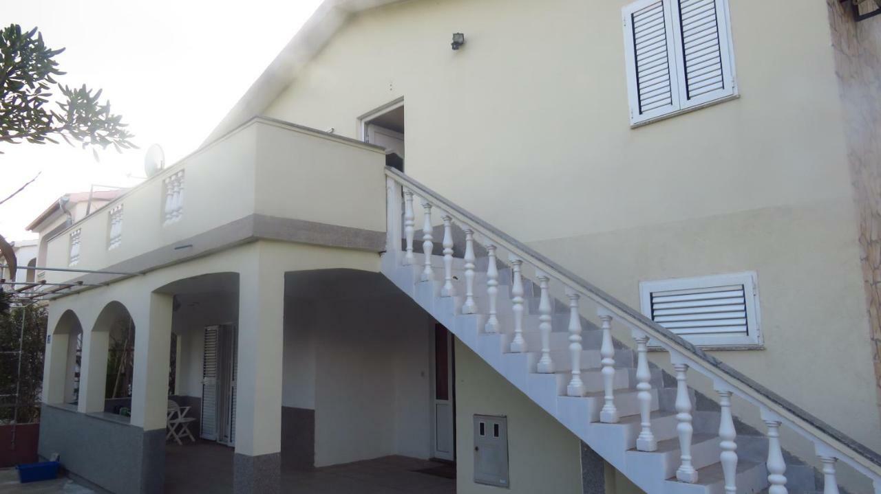 Apartments J.A.N.M.A.R. Vir Buitenkant foto